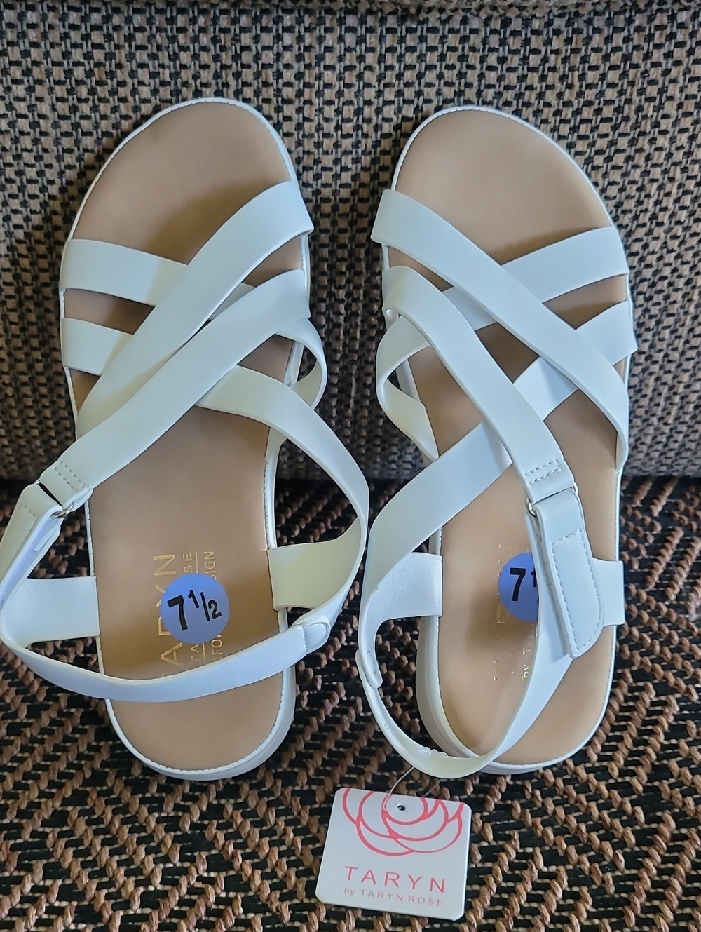 Taryn Rose Bossi White Crisscross Strap Women's Sandals Sz 7.5